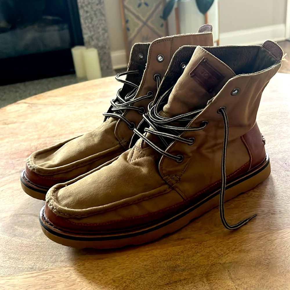 Tom’s boots size 10.5